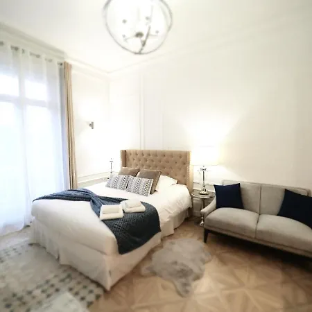 Le Palais Des Parcs - Chic - Centre - Face Au Parc Apartamento